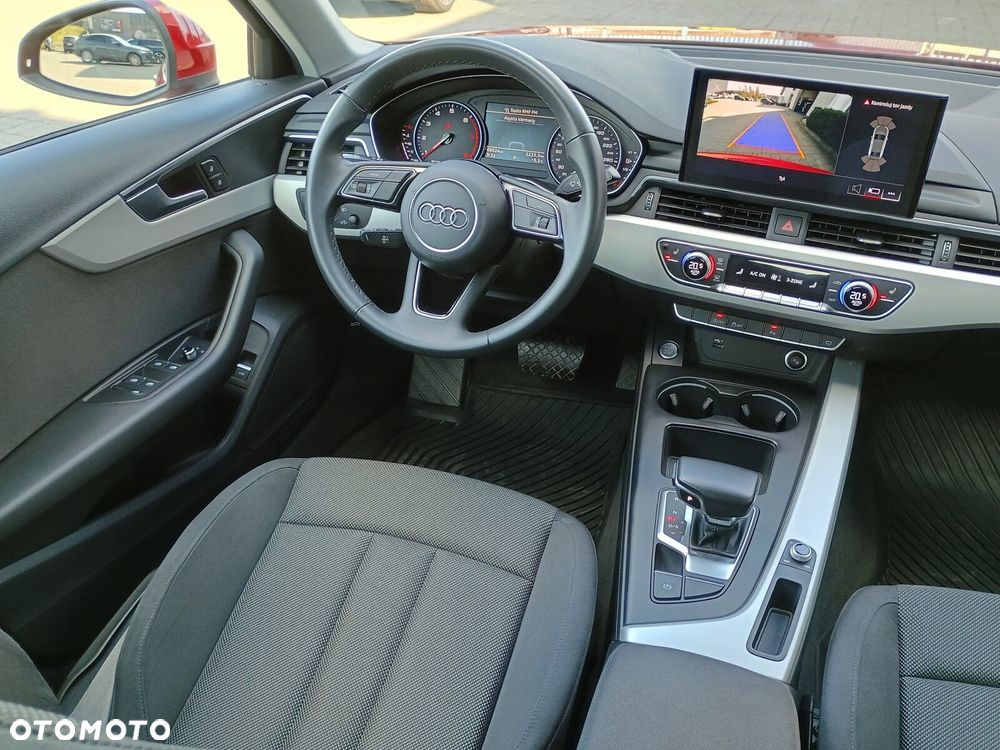 Audi A4 Limousine - 13