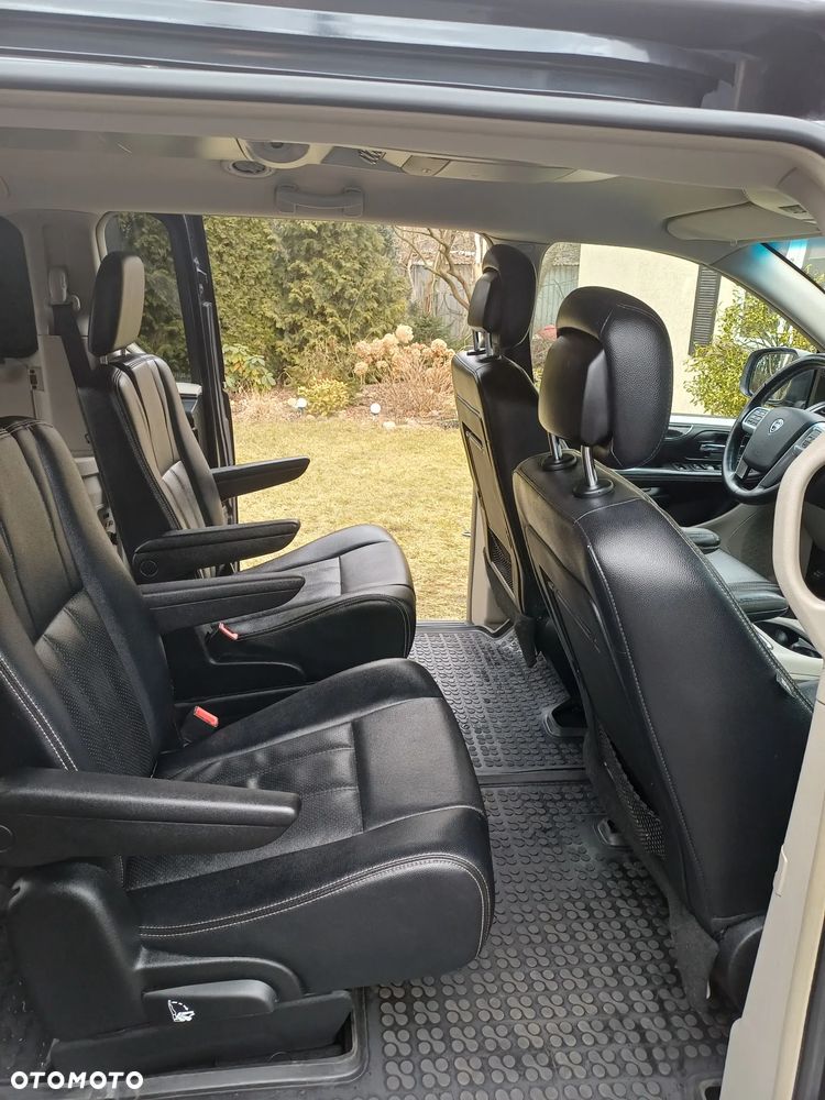Lancia Voyager 2.8 Multijet 16v Platinum - 8