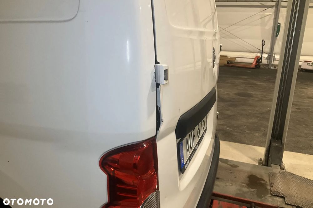 Nissan NV 200 CHŁODNIA - 10