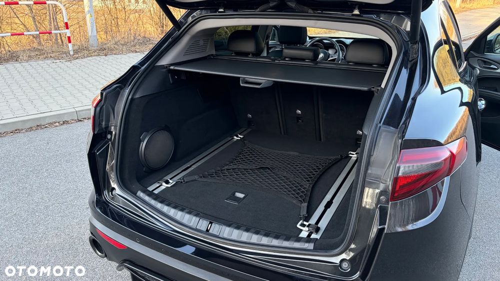 Alfa Romeo Stelvio 2.0 Turbo Veloce TI Q4 - 16