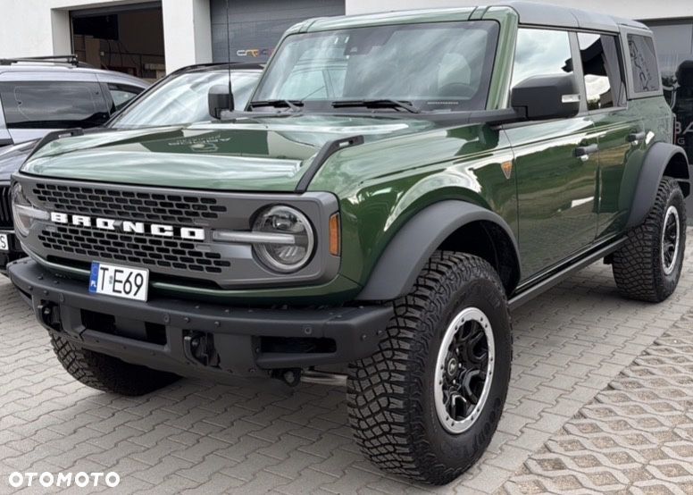 Ford Bronco - 2
