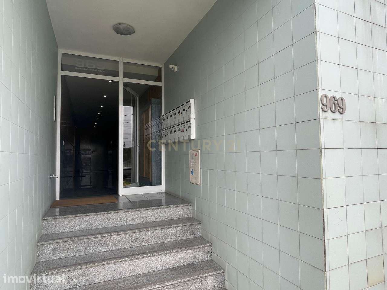 Oportunidade Apartamento T2 com Logradouro em Vila Nova de Gaia - Grande imagem: 3/31