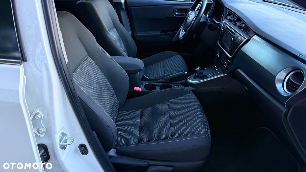 Toyota Auris 1.8 HSD Prestige - 38