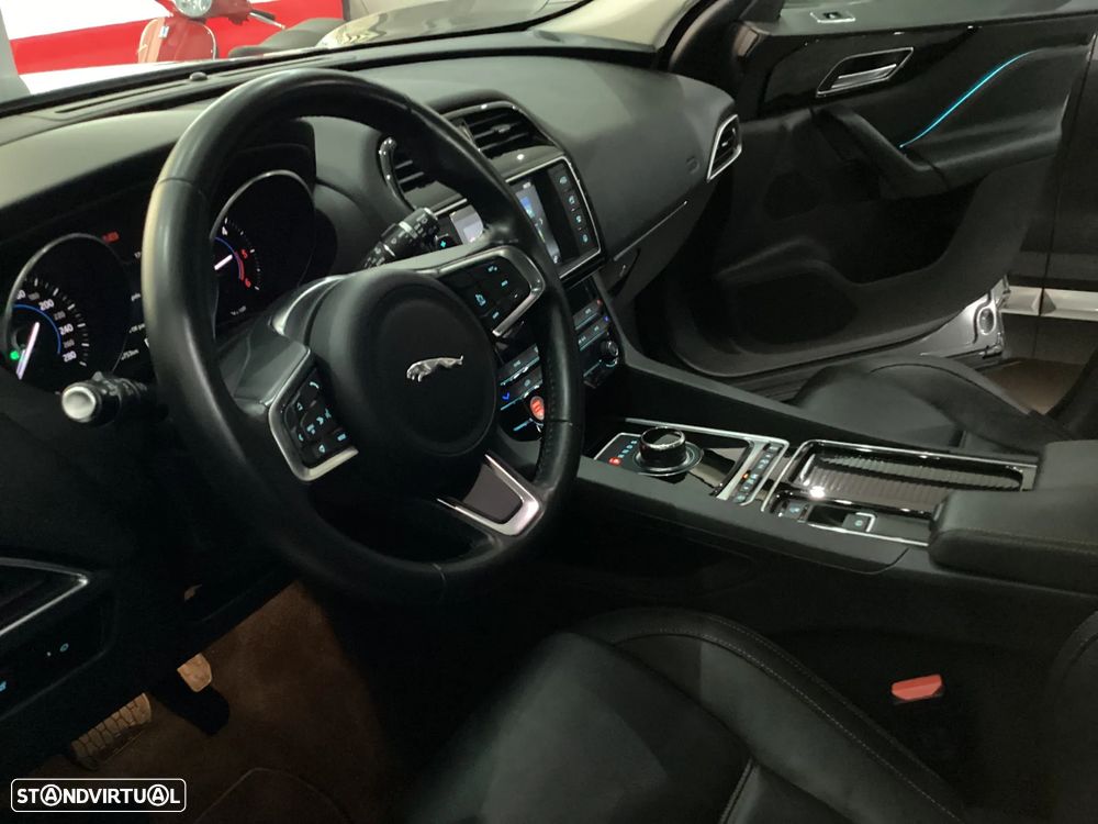 Jaguar F-Pace 2.0 i4D Portfolio Aut. - 23