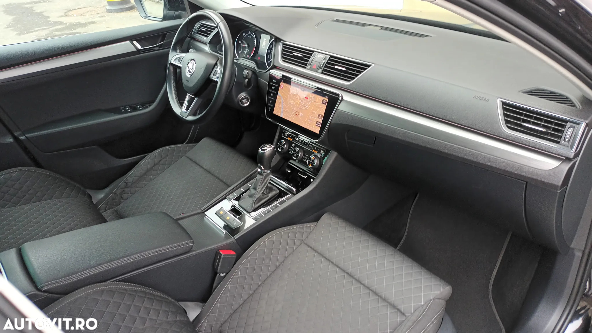 Skoda Superb Combi 2.0 TDI DSG Style - 28