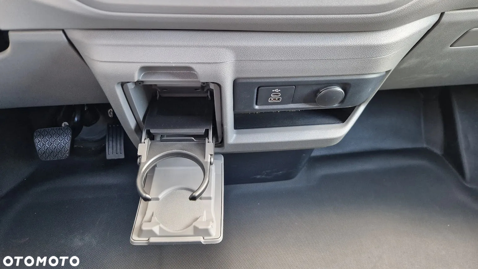 Volkswagen T7 Transporter - 5