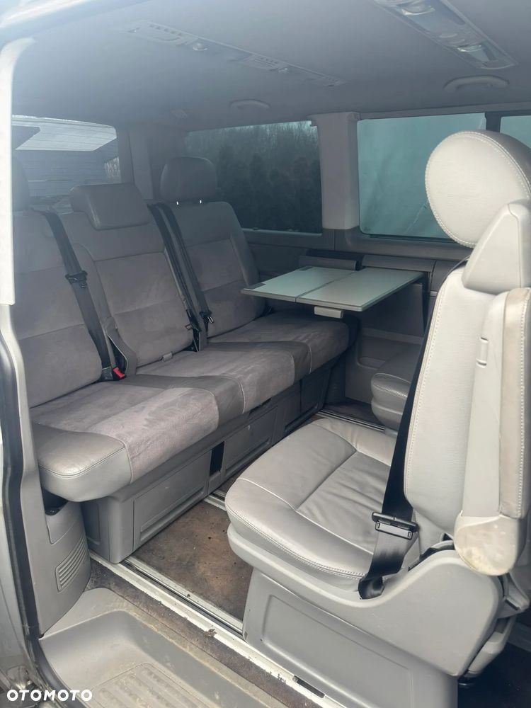 Volkswagen Multivan - 2