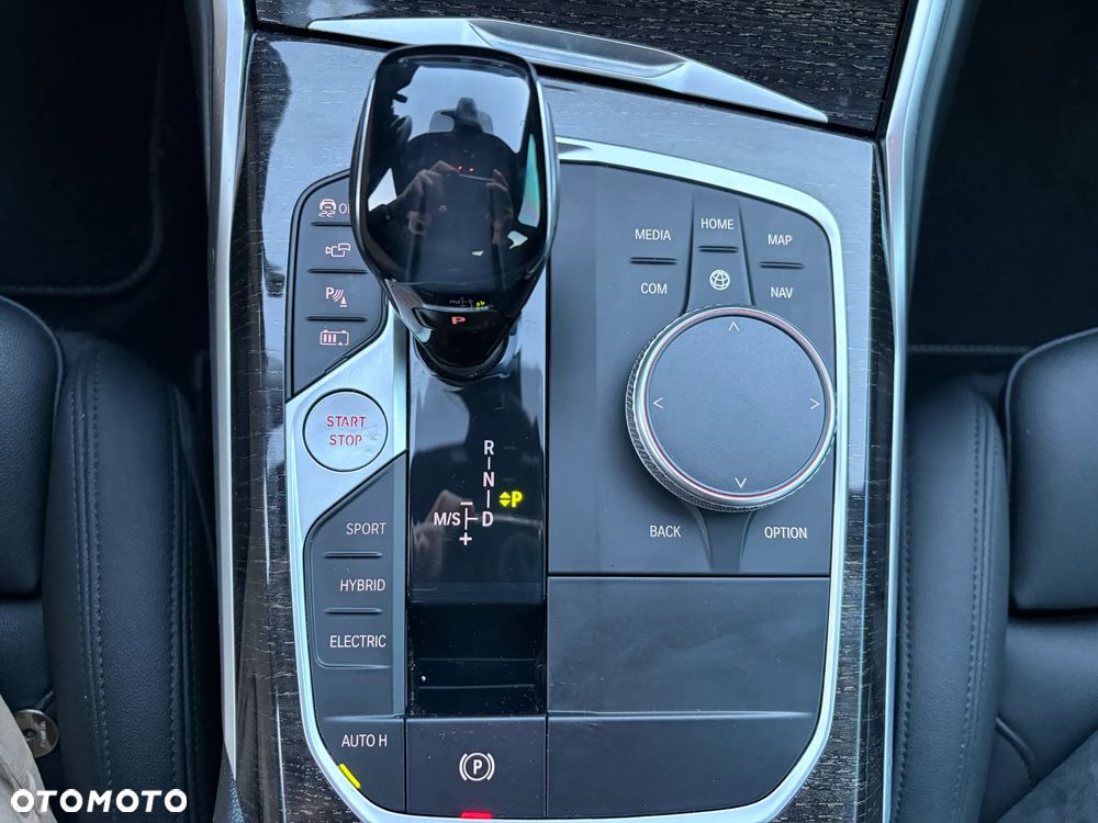 BMW Seria 3 330e M Sport - 21