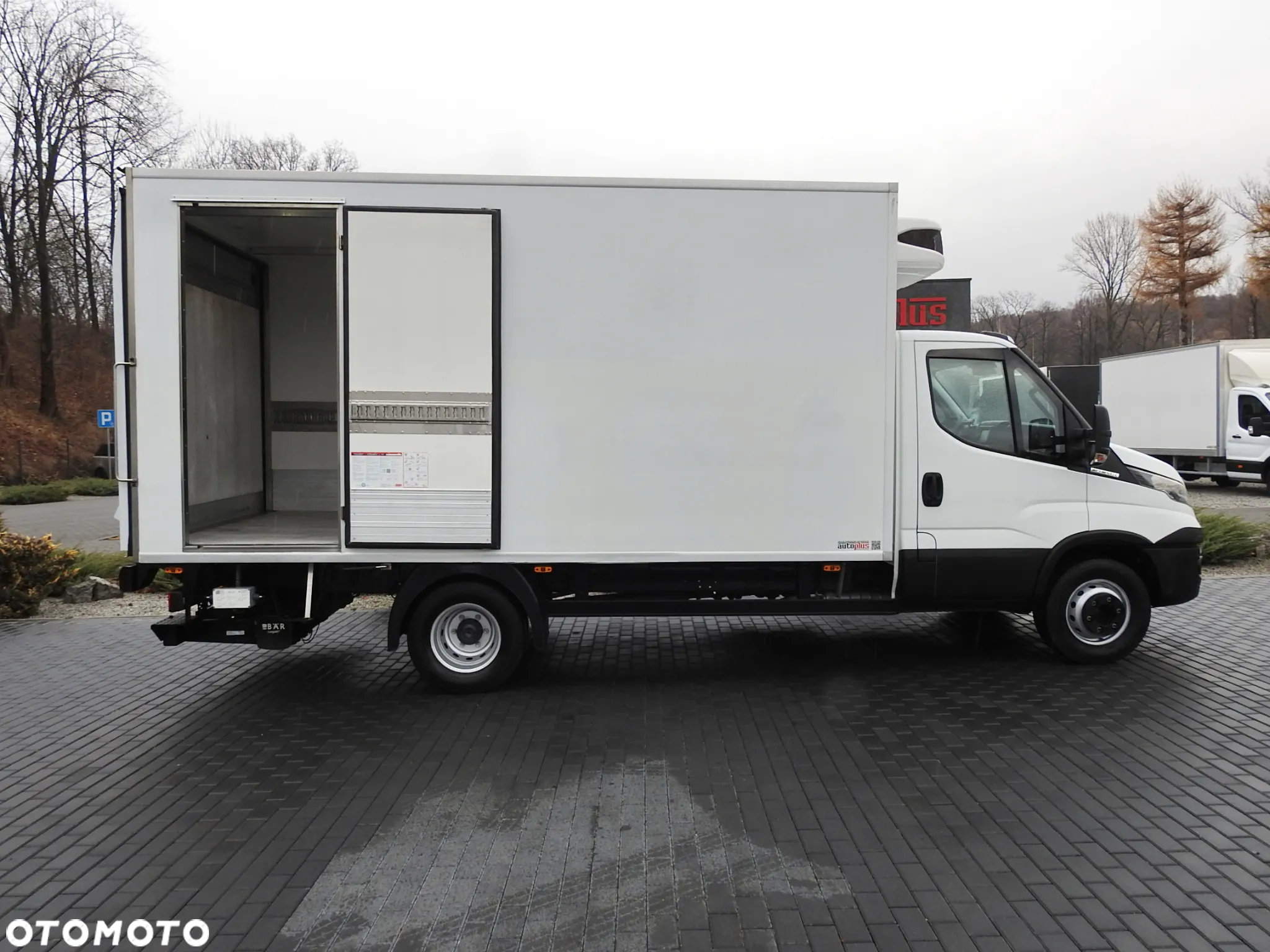 Iveco DAILY 70C17 CHŁODNIA 0*C WINDA 9 PALET ZASILANIE 230V TEMPOMAT KLIMATYZACJA PNEUMATYKA AUTOMAT HI-MATIC BLIŹNIACZE KOŁA 170KM [ 105235 ] - 9