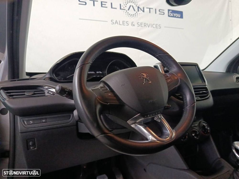 Peugeot 208 1.5 BlueHDi Signature - 12