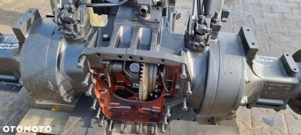 OBUDOWA TRAKTOR DEUTZ- FAHR AGROTRON 135 MECHANIZMU - 1