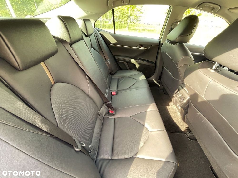 Toyota Camry 2.5 Hybrid Executive CVT - 12