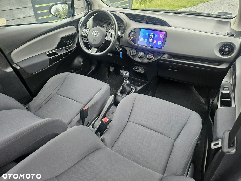Toyota Yaris - 10