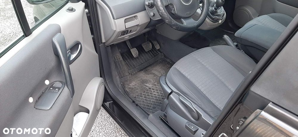 Renault Scenic 1.9 dCi FAP Conquest - 11
