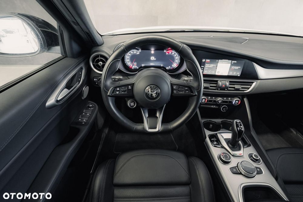 Alfa Romeo Giulia 2.0 Turbo Veloce Q4 - 12