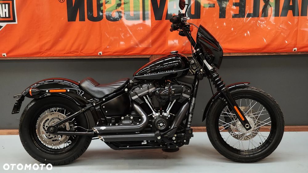 Harley-Davidson Softail Street Bob - 2