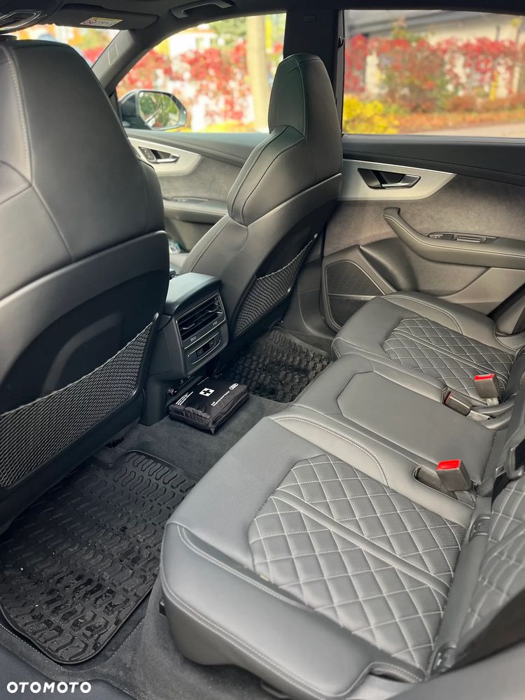 Audi Q8 55 TFSI e Quattro Tiptronic - 12