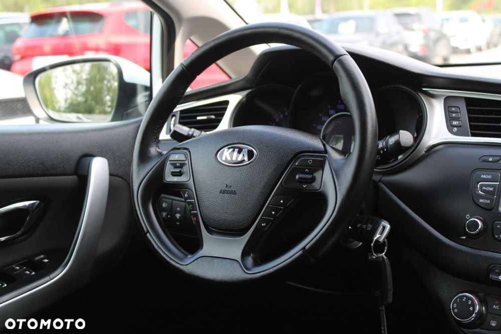 Kia Ceed - 29