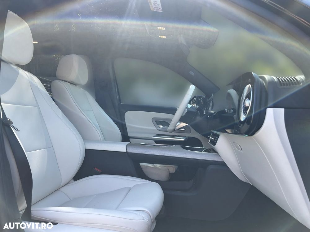 Mercedes-Benz GLB 220 4MATIC - 13