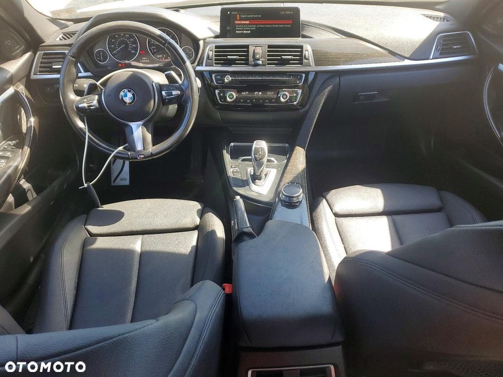 BMW Seria 3 330i xDrive M Sport - 8