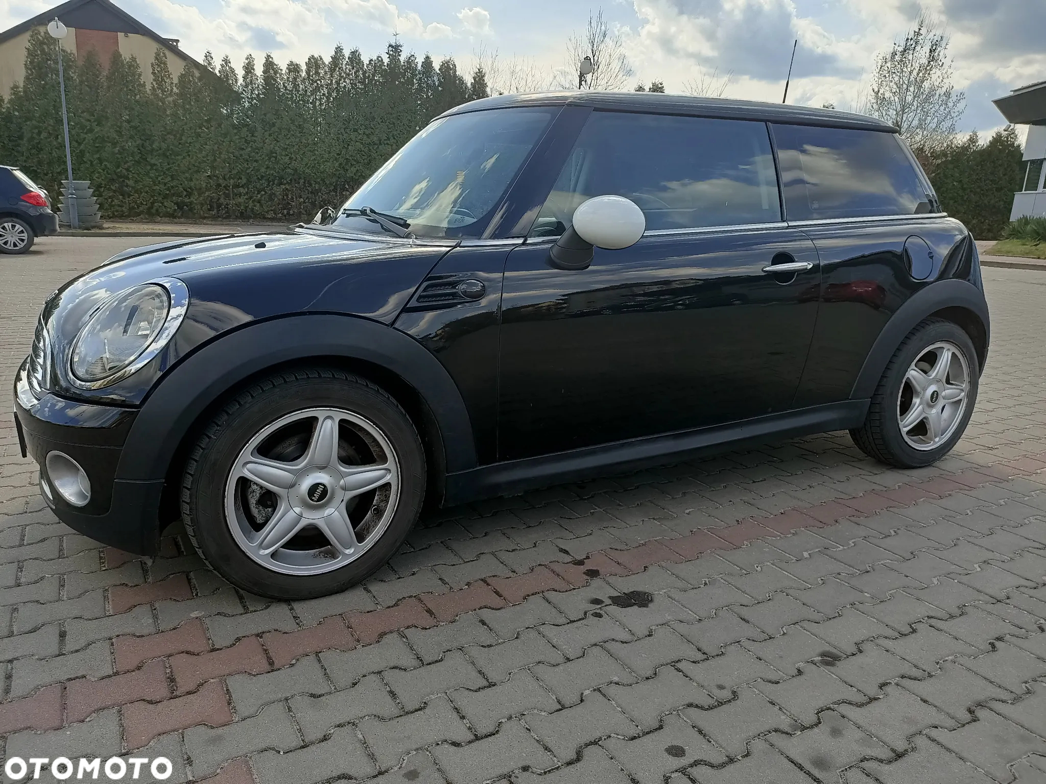 MINI ONE Standard - 18