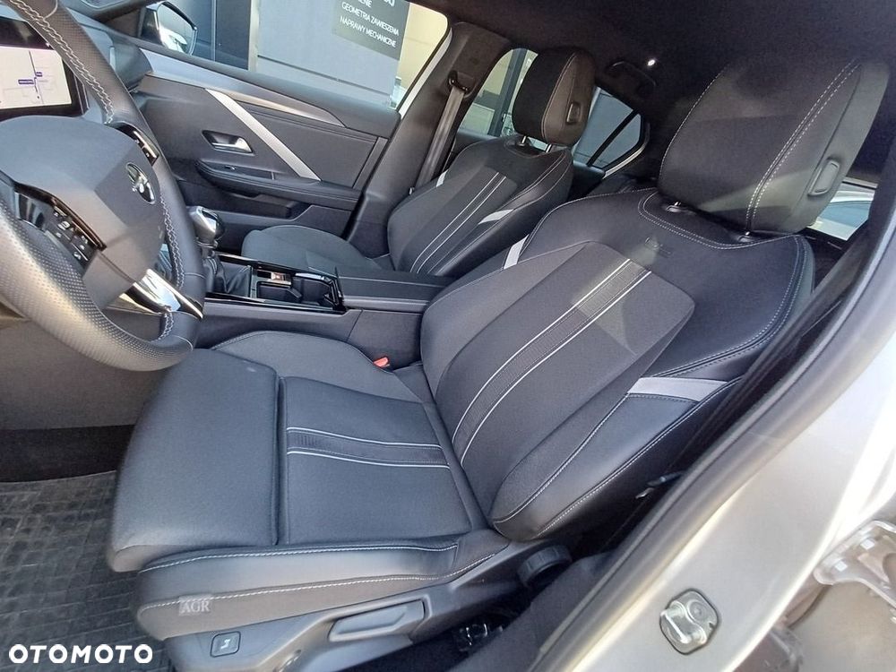 Opel Astra 1.2 T GS S&S - 12