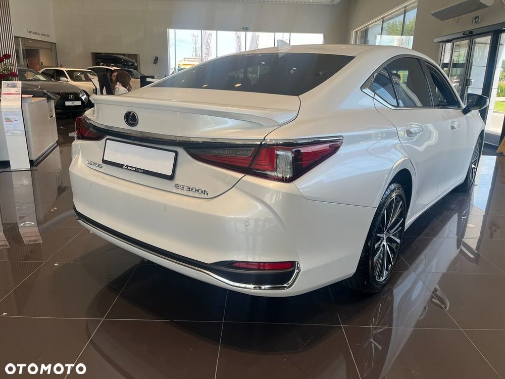 Lexus ES 300h Business Edition - 3
