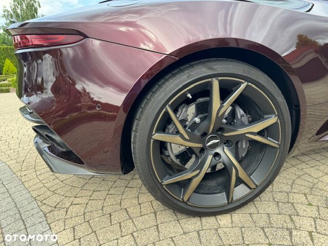 Aston Martin DBS Superleggera Standard - 14
