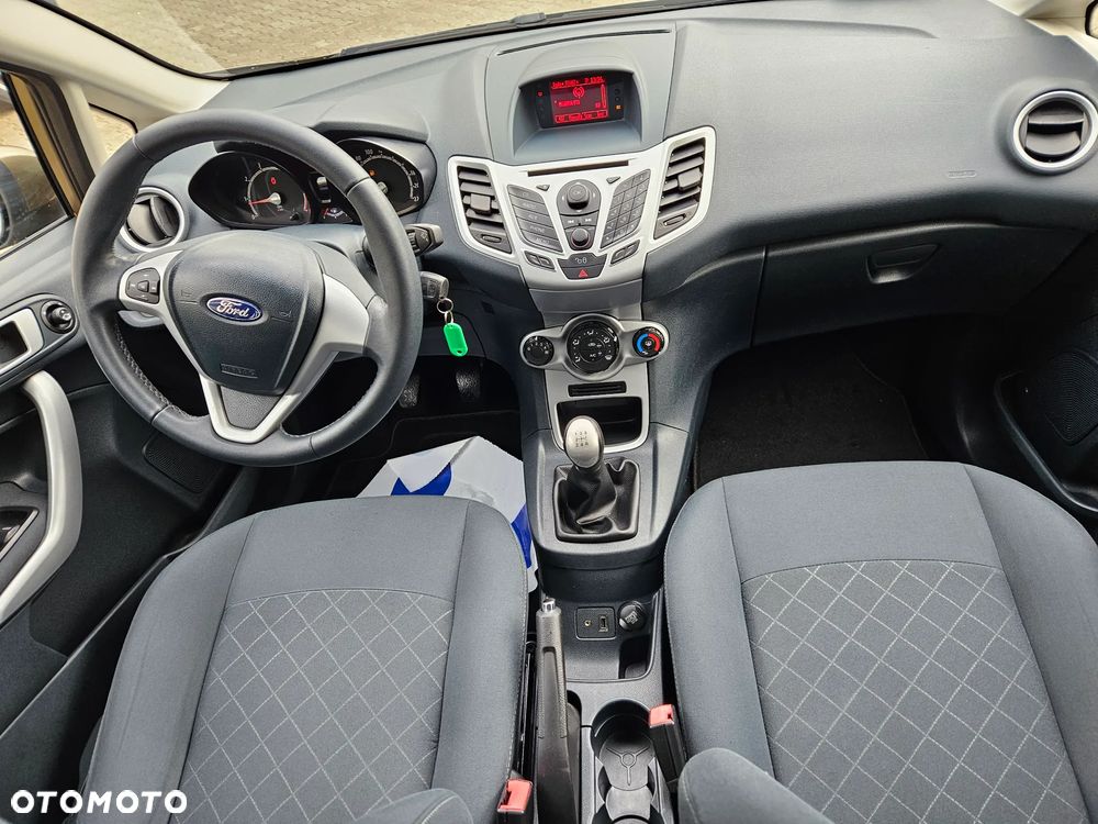 Ford Fiesta 1.25 Champions Edition - 8