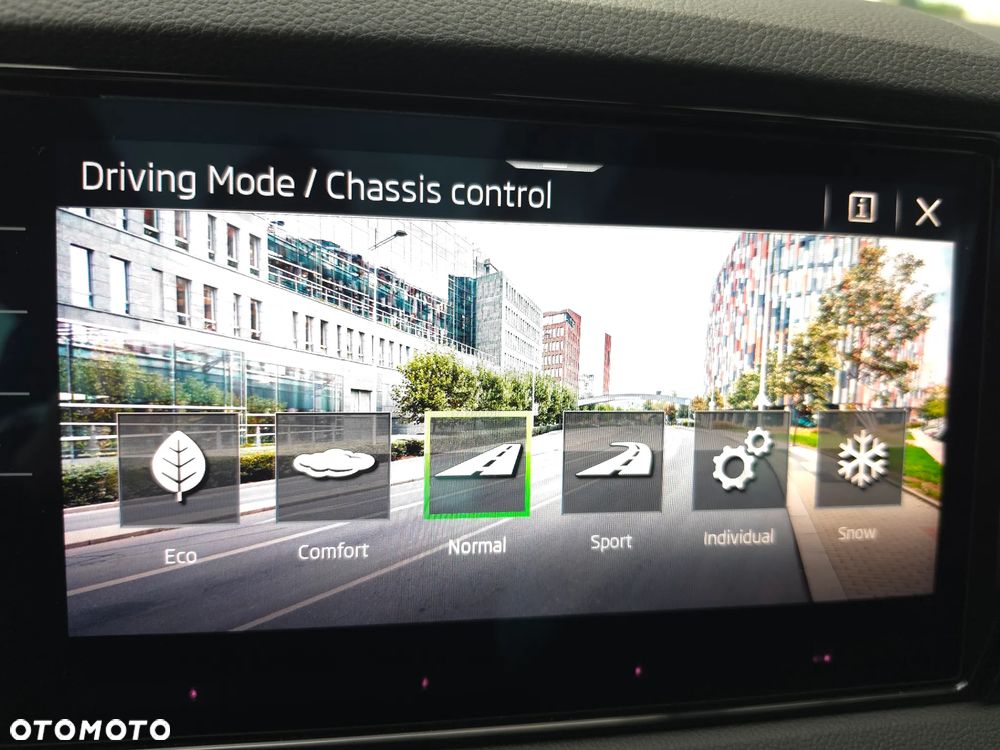 Skoda Karoq 2.0 TSI 4x4 Sportline DSG - 31