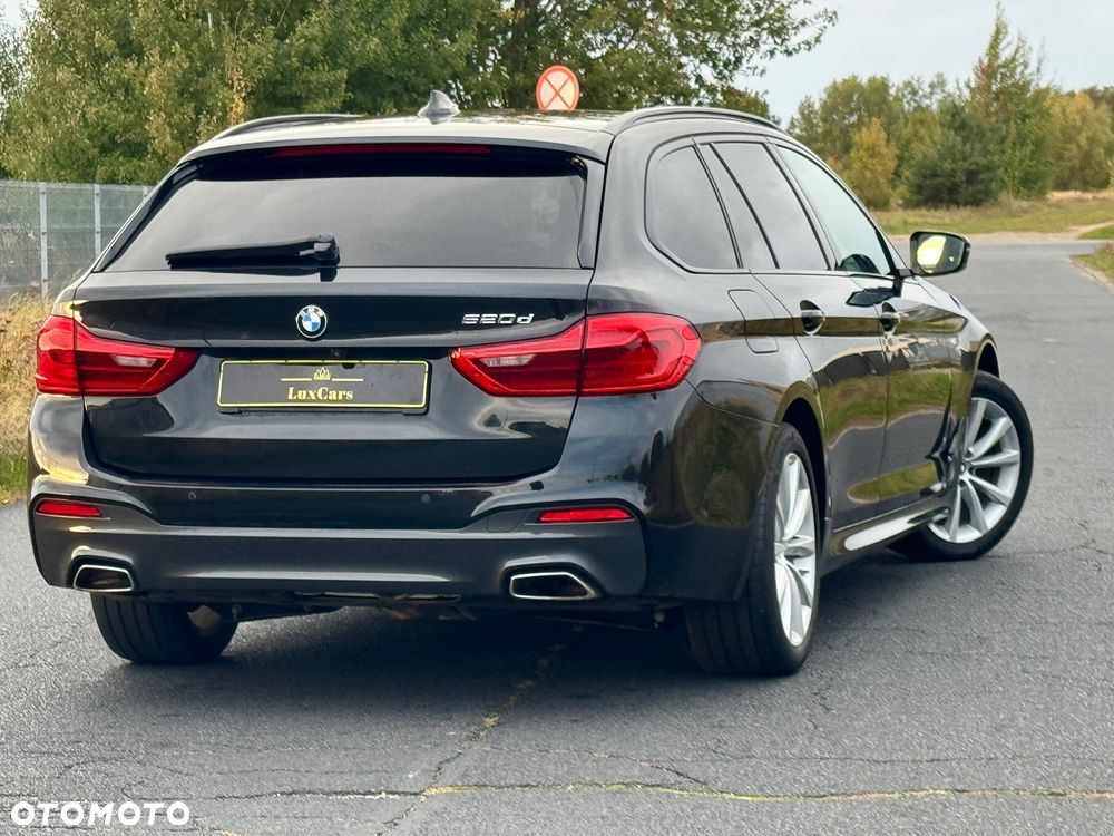 BMW Seria 5 520d Touring M Sport Edition - 15