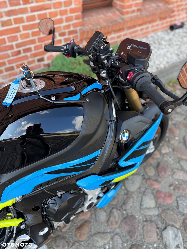 BMW S - 4