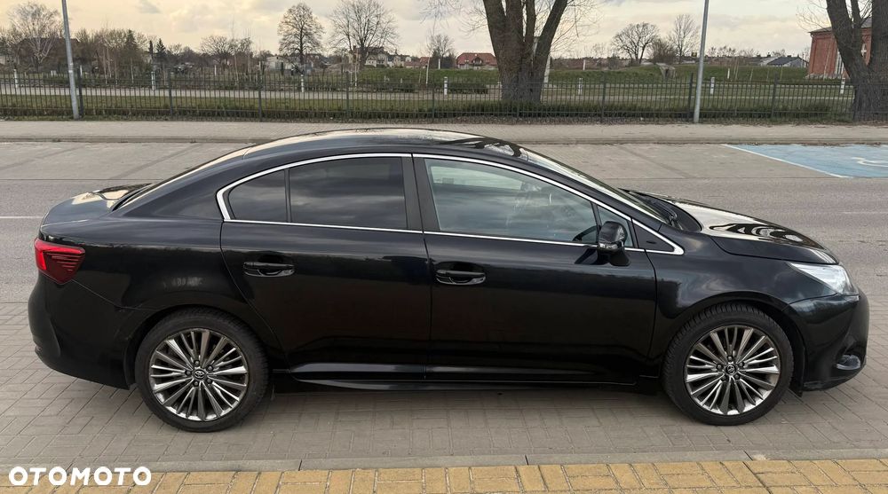 Toyota Avensis 1.8 Premium - 4