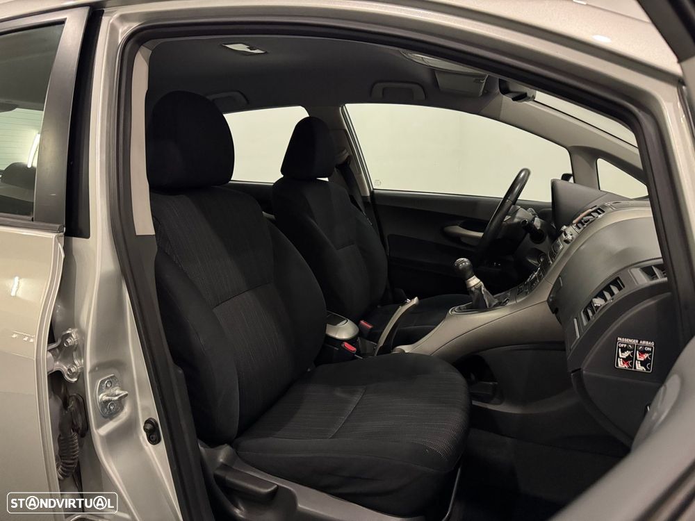 Toyota Auris 1.4 D-4D Sol - 7