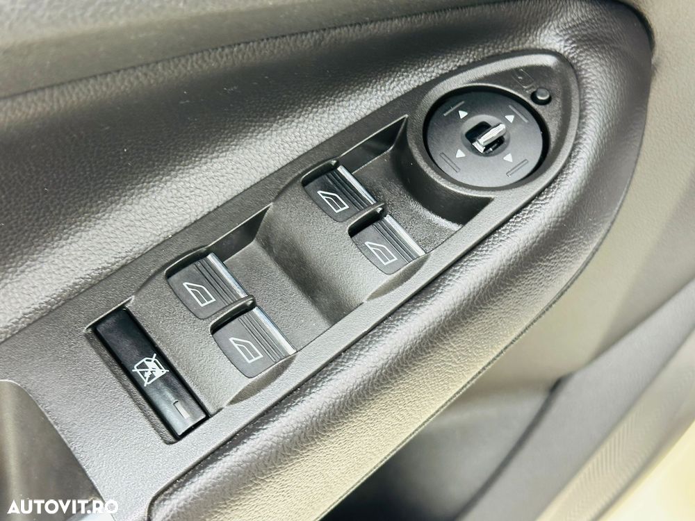 Ford Kuga - 16
