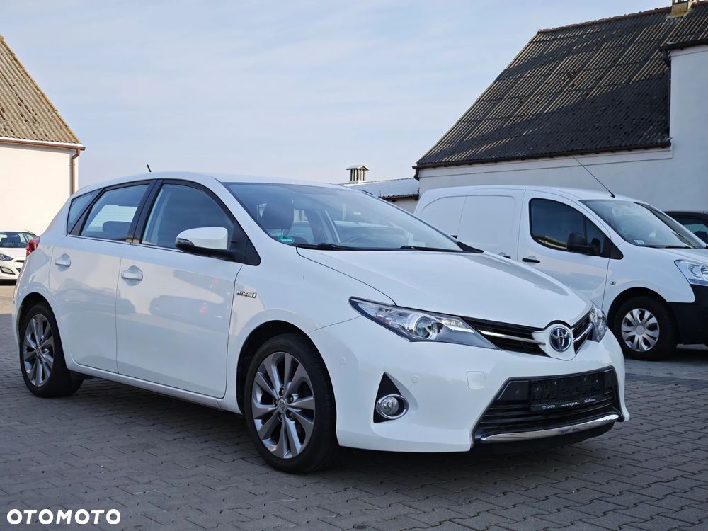 Toyota Auris 1.8 HSD Luna - 1
