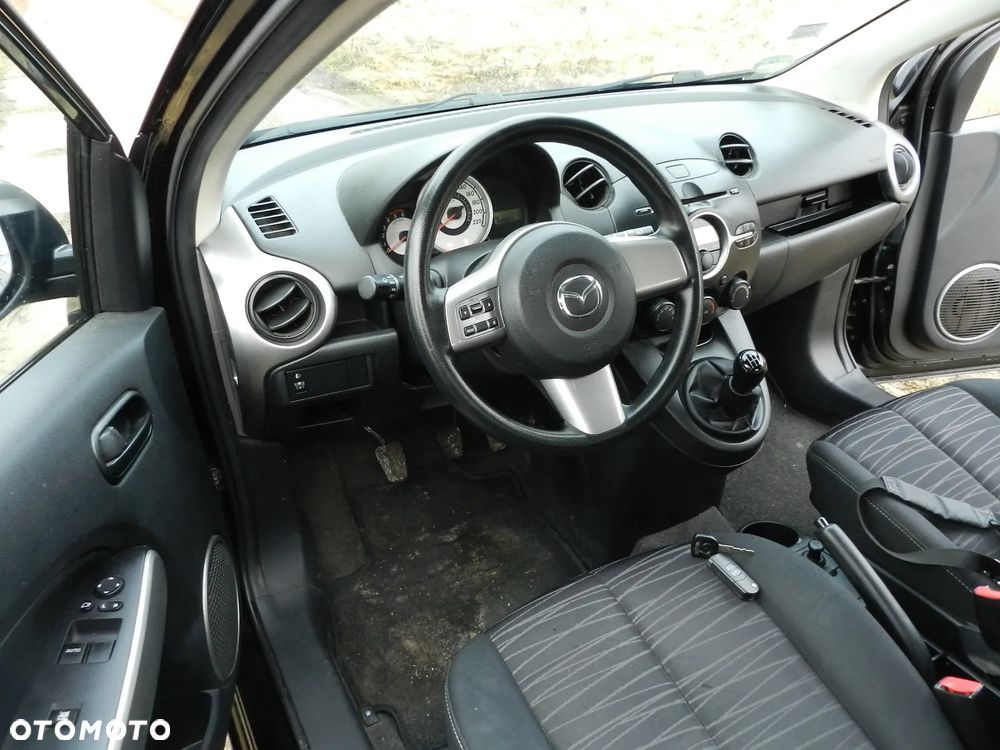 Mazda 2 - 14