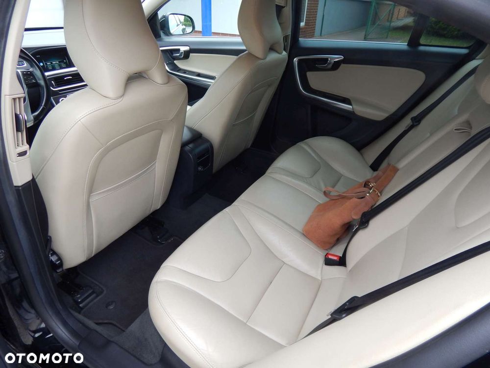Volvo S60 D4 Drive-E Momentum - 13