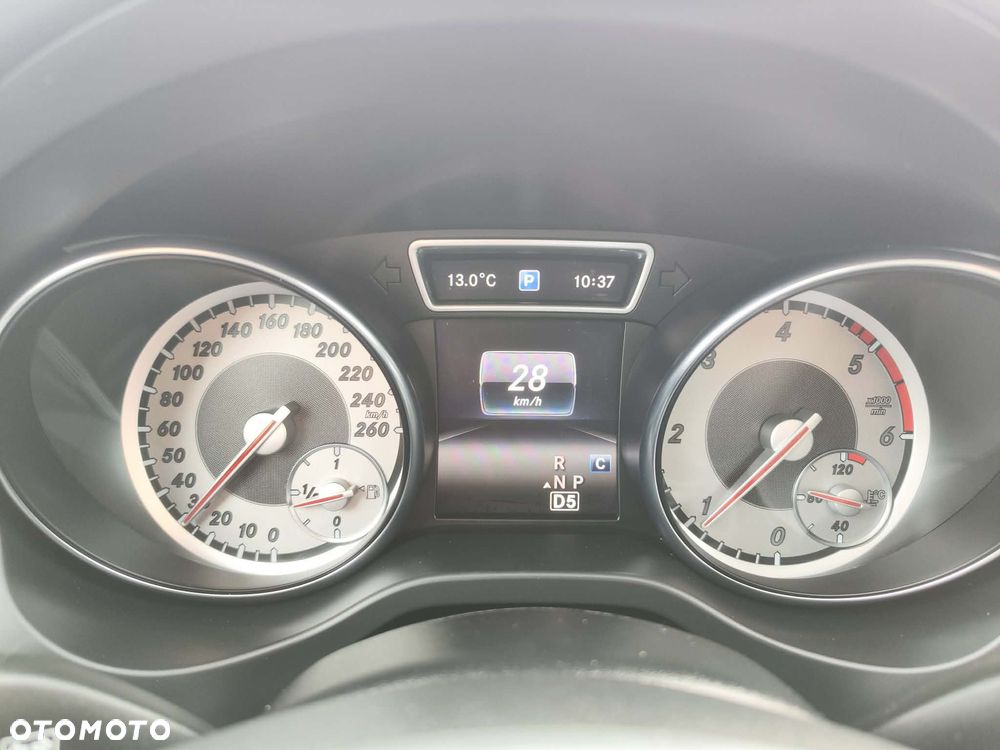 Mercedes-Benz GLA 180 d 7G-DCT AMG Line - 18
