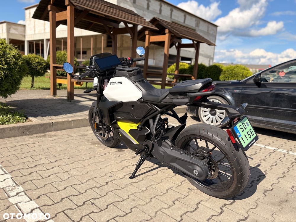 Can-Am Inny - 6