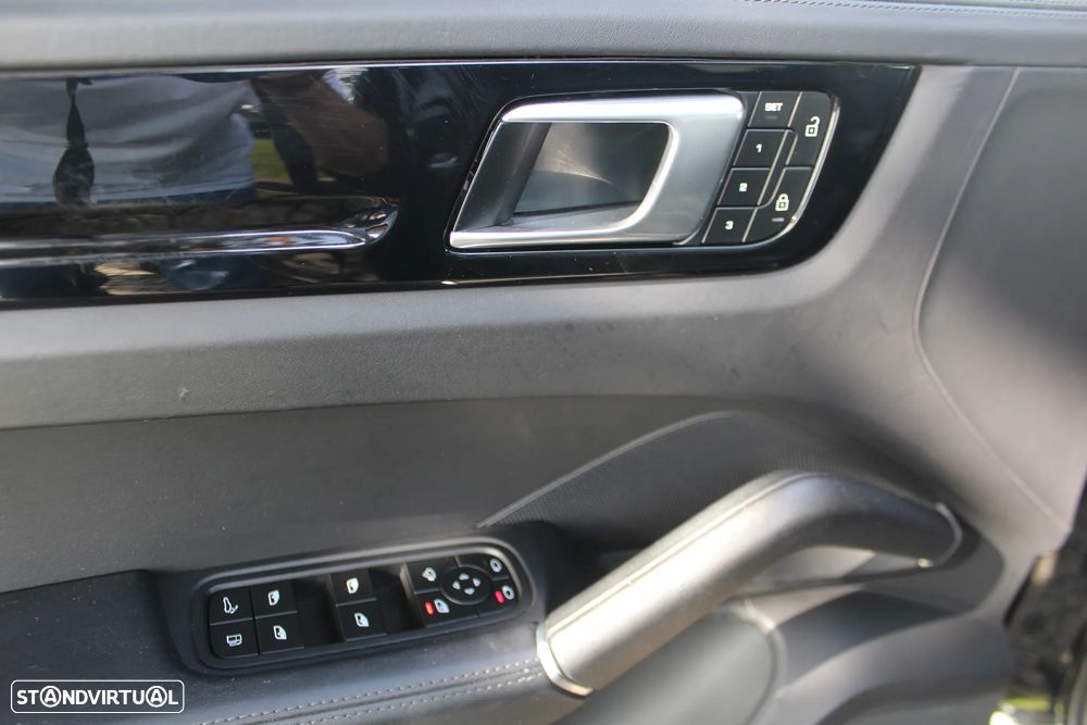 Porsche Cayenne Coupé E-Hybrid Platinum Edition - 10