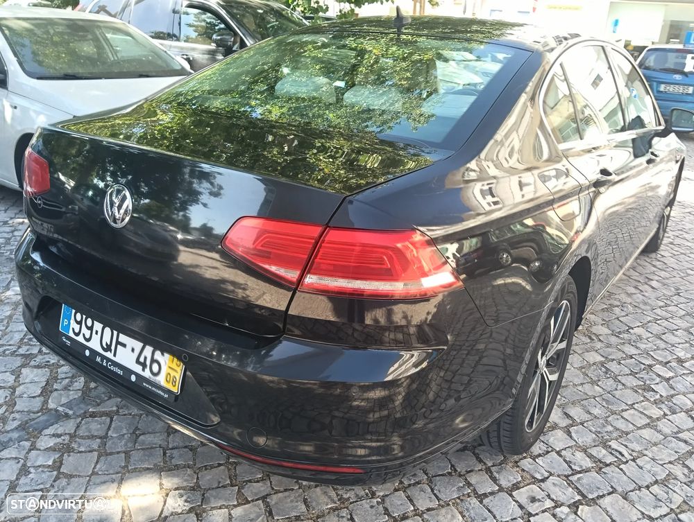 VW Passat 2.0 TDI Highline DSG - 4