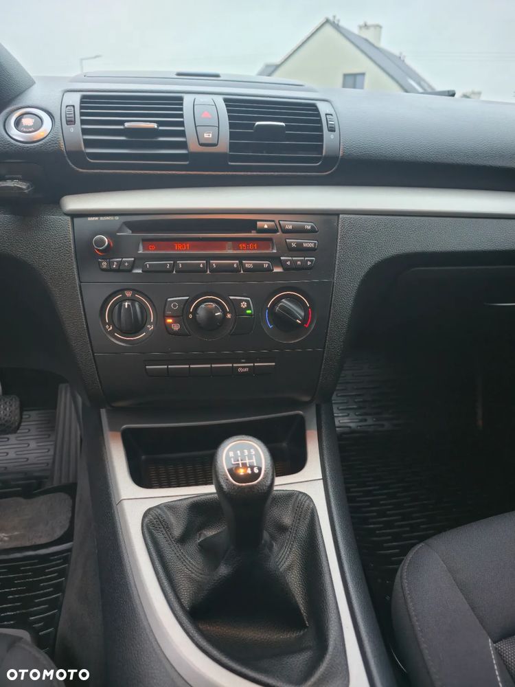 BMW Seria 1 118i Edition Sport - 32