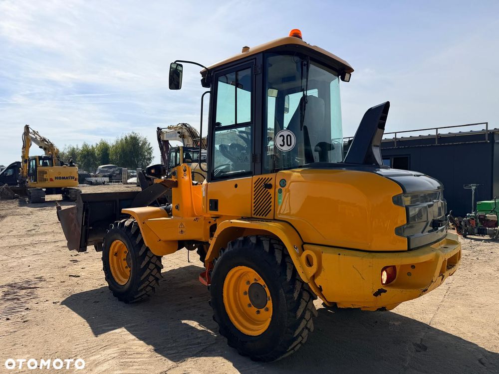 Volvo L30G - 4
