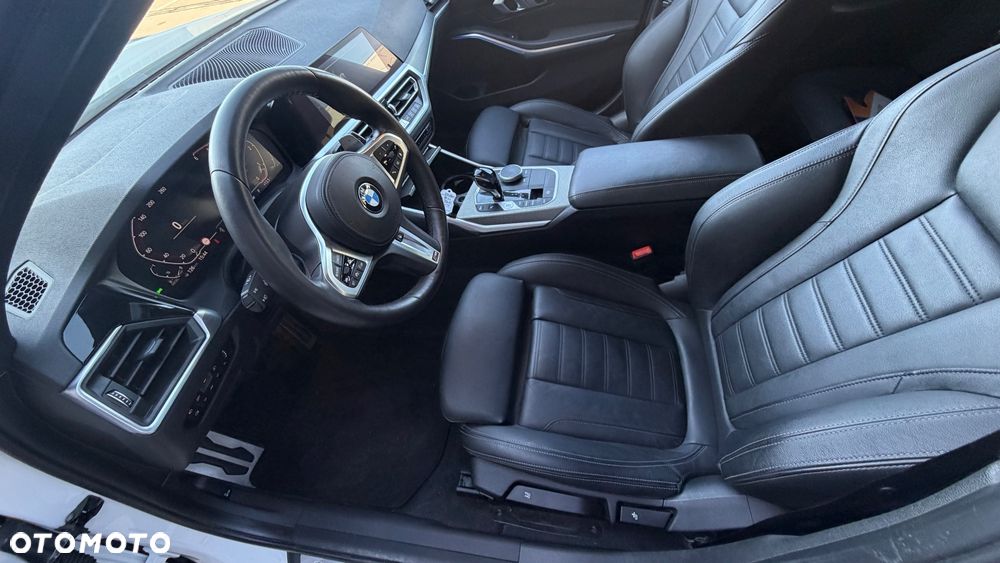 BMW Seria 3 320d xDrive Edition M Sport Shadow - 9