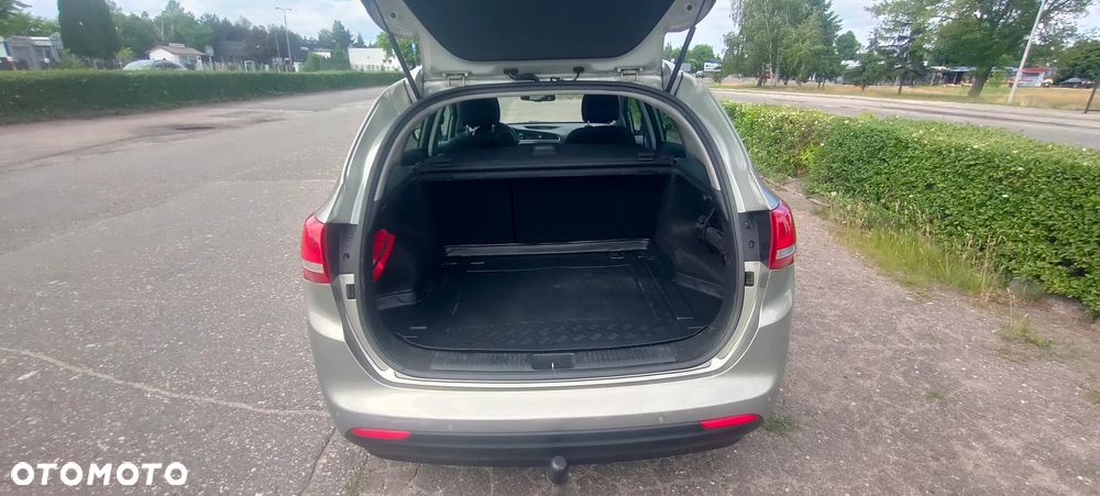Kia Ceed - 9