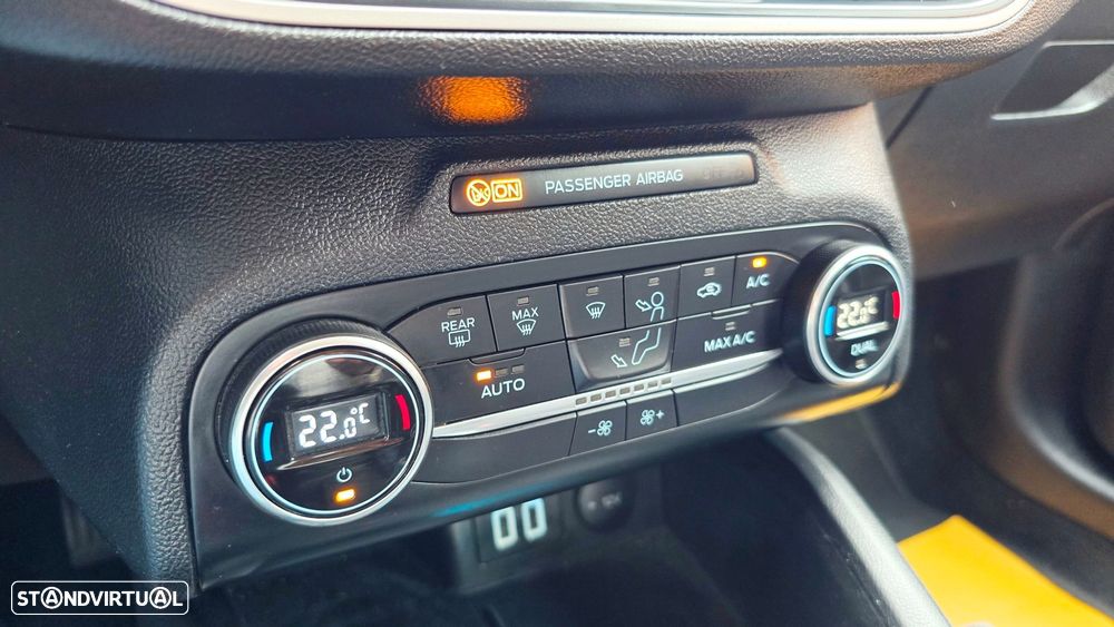 Ford Focus SW 1.5 TDCi EcoBlue Titanium - 24