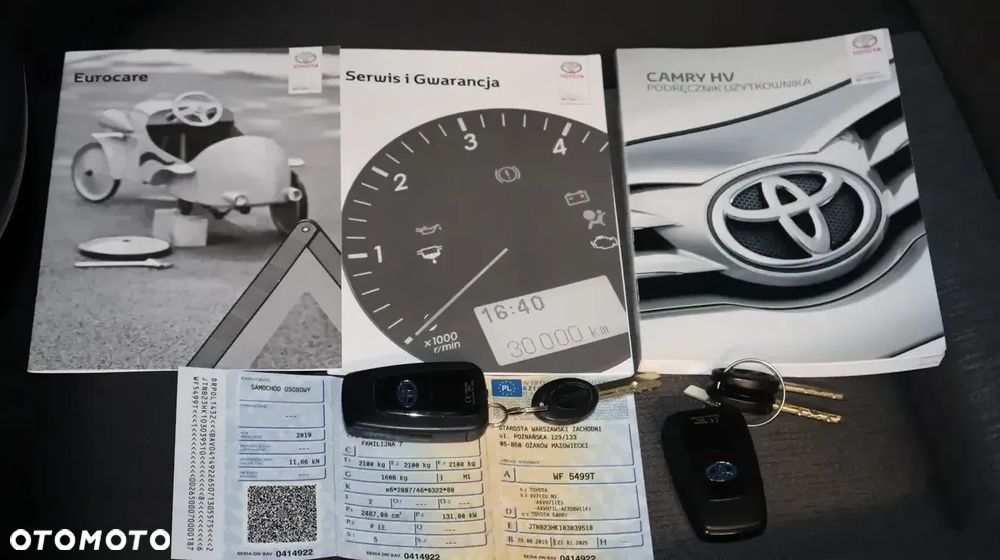 Toyota Camry - 37