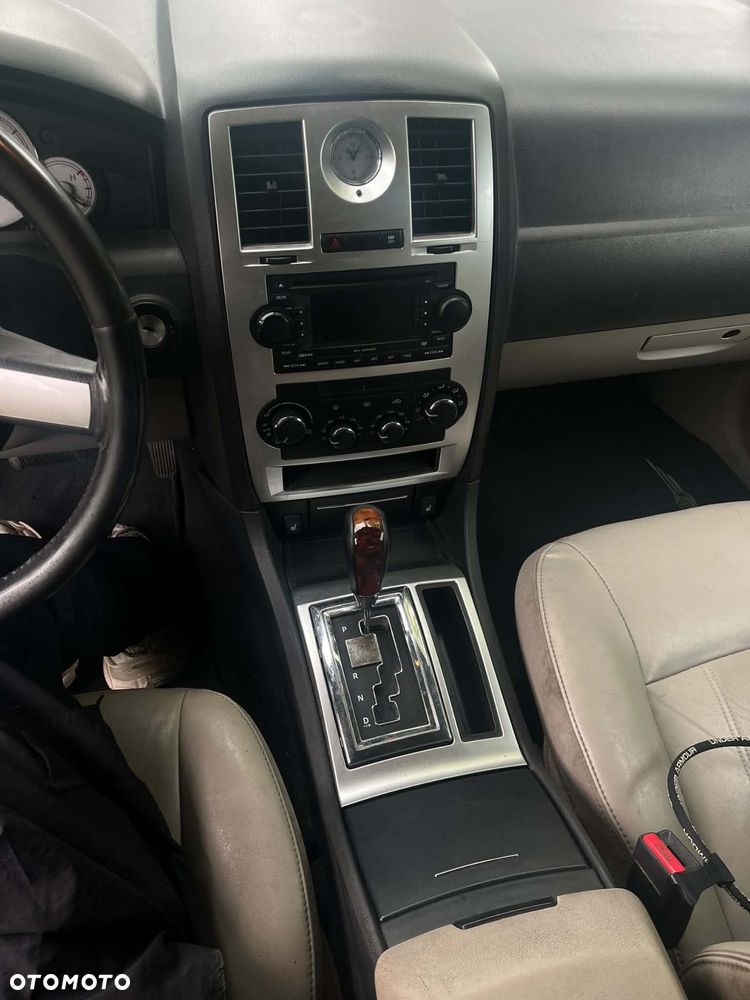 Chrysler 300C 3.0 V6 CRD - 12