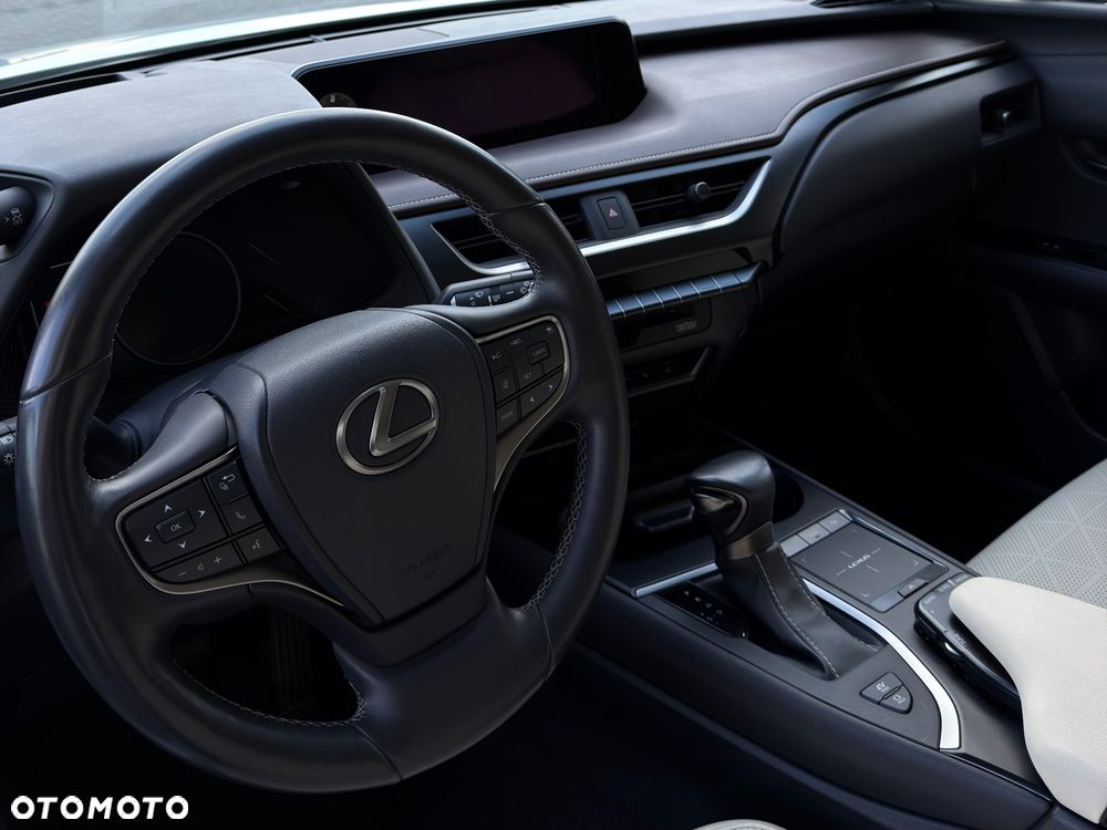 Lexus UX 200 GPF Omotenashi 2WD - 6